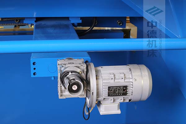 ZDS-1632后擋料AC電機(jī)與減速器一體，故障少，速度快.jpg