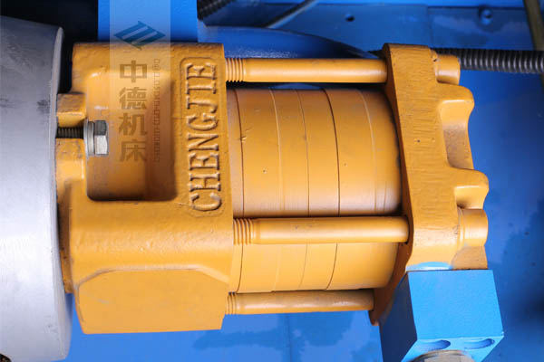 ZDPK-4015采用國內一流品牌電機及油泵，動力強勁，噪音低.jpg